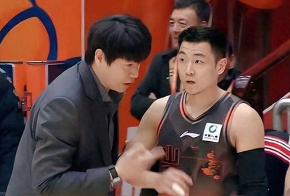 开云APP下载-山东男篮出征，5日对阵广州男篮，高诗岩对位郭艾伦 邱彪剑指四强